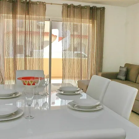 With 2 Bedrooms In Quarteira, With Wonderful View, Pool Appartement Quarteira